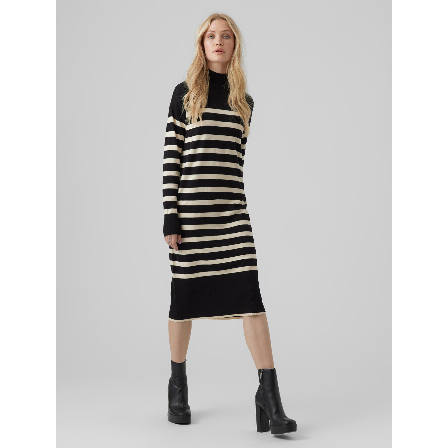 Vero Moda Úpletové šaty Happiness 10273237 Černá Relaxed Fit - Pepit.cz