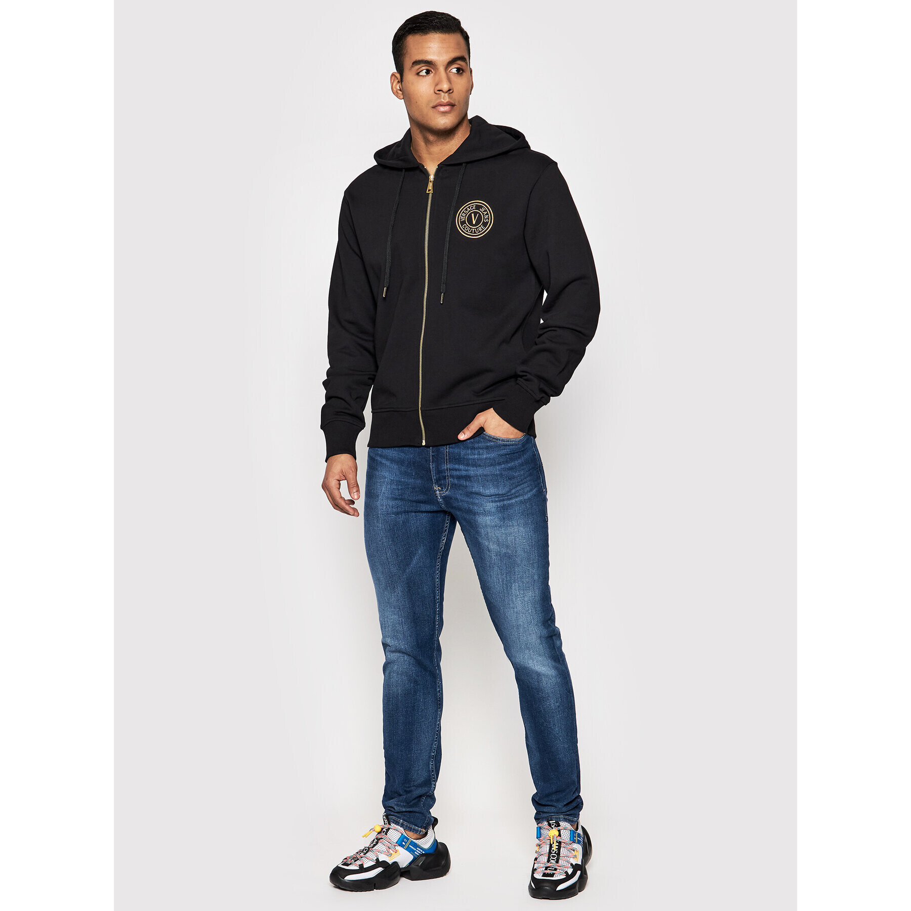 Versace Jeans Couture Mikina Vemblem Embro 72GAIT04 Černá Regular Fit - Pepit.cz