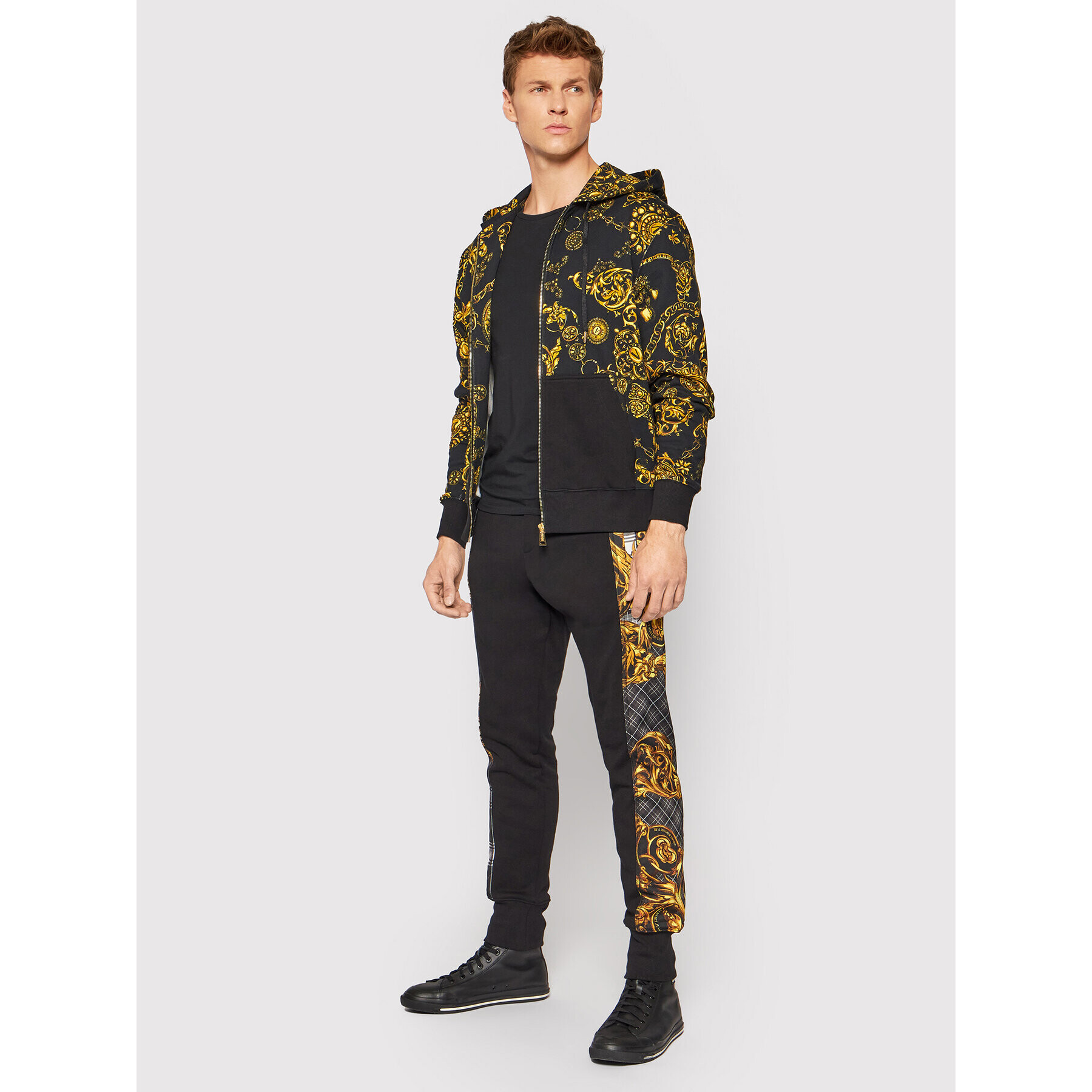 Versace Jeans Couture Teplákové kalhoty Contrast Highland 71GAA3C6 Černá Regular Fit - Pepit.cz