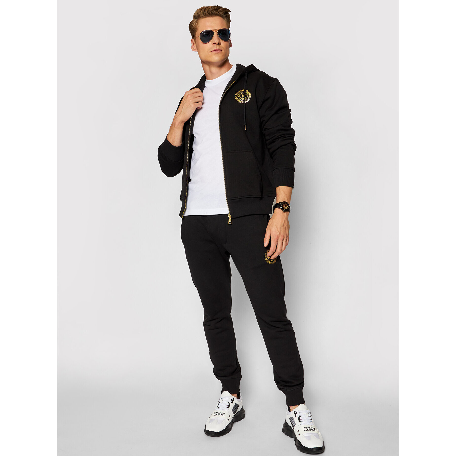 Versace Jeans Couture Teplákové kalhoty Emblem Foil 71GAAT03 Černá Regular Fit - Pepit.cz