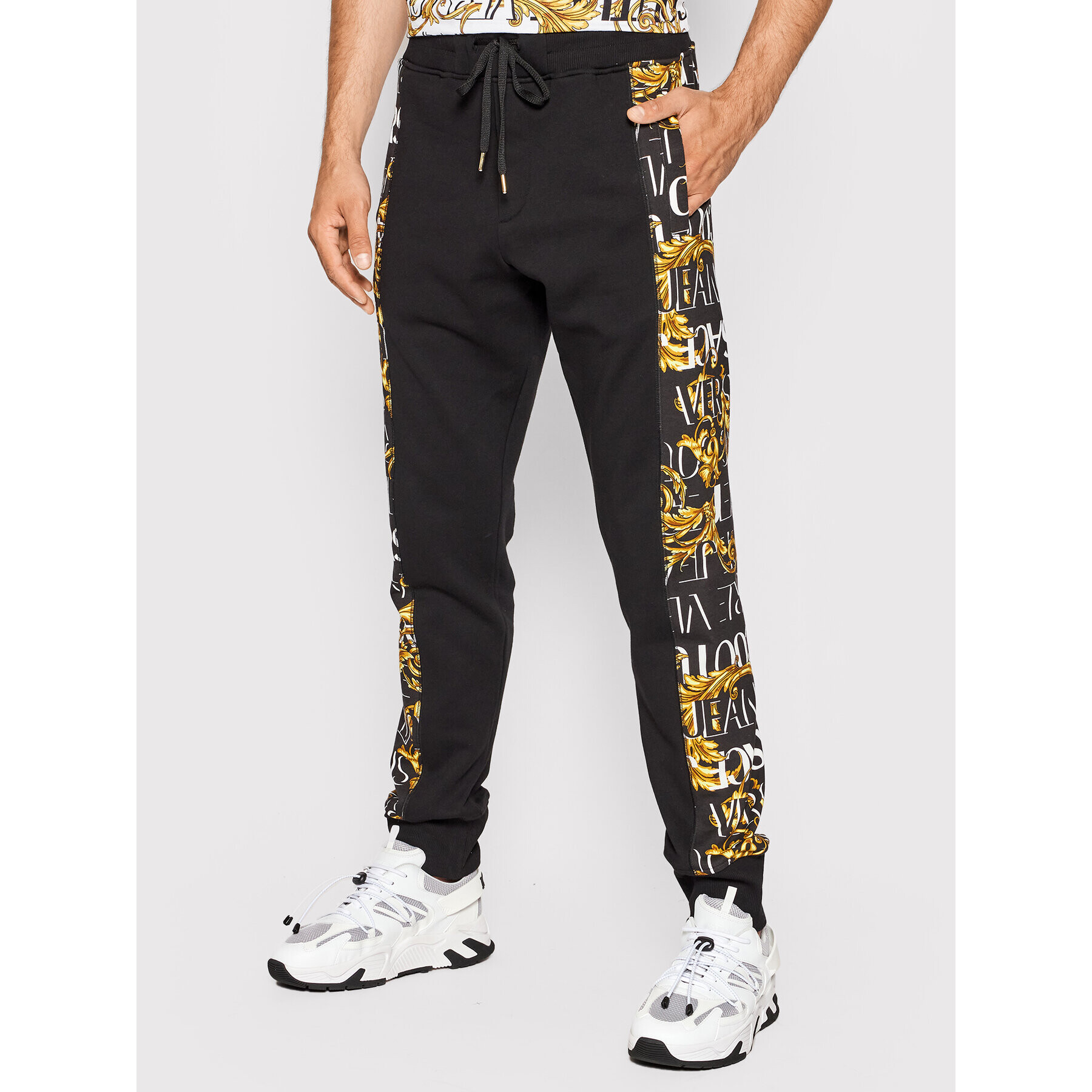 Versace Jeans Couture Teplákové kalhoty Logo Baroque 73GAA3C0 Černá Regular Fit - Pepit.cz