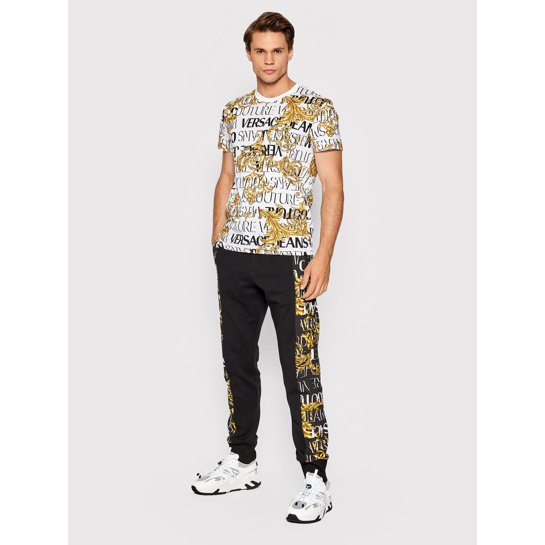 Versace Jeans Couture Teplákové kalhoty Logo Baroque 73GAA3C0 Černá Regular Fit - Pepit.cz