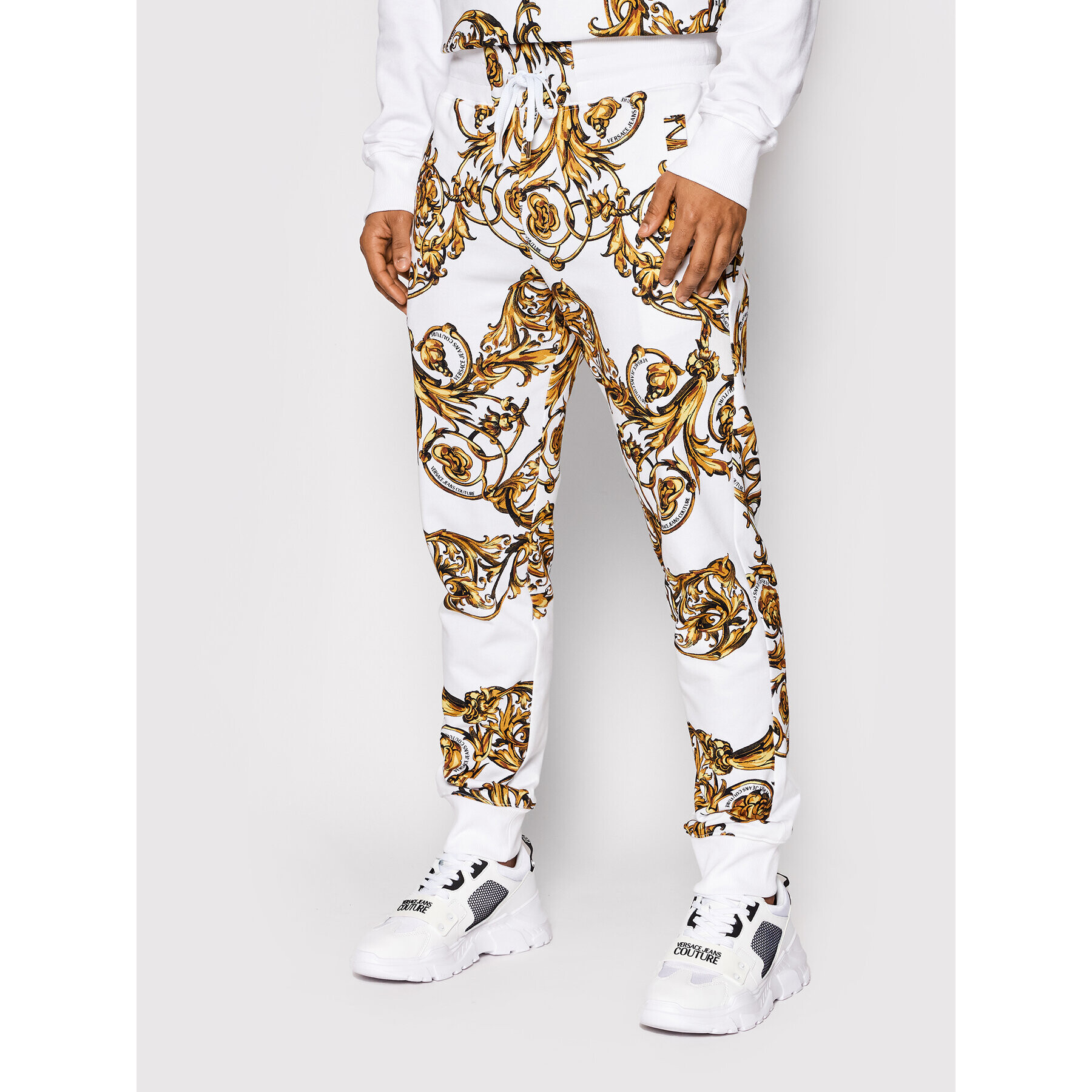 Versace Jeans Couture Teplákové kalhoty Print Garland 72GAA3B0 Bílá Regular Fit - Pepit.cz