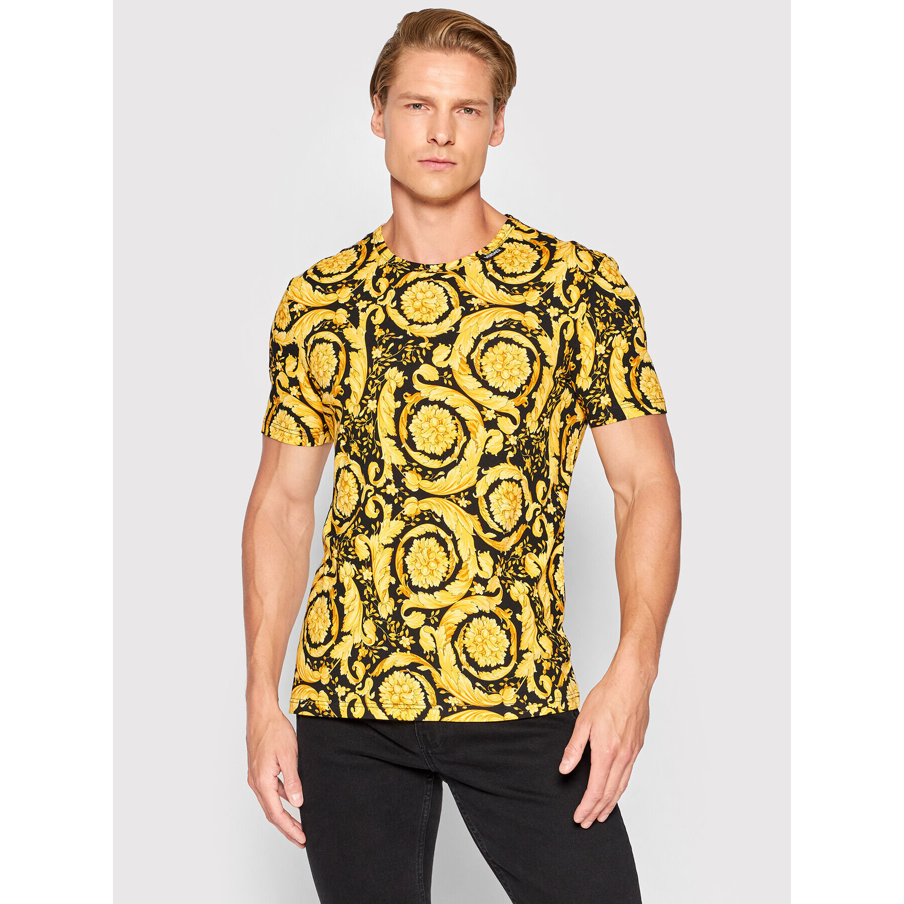 Versace T-Shirt Barocco Print 1000959 Žlutá Regular Fit - Pepit.cz