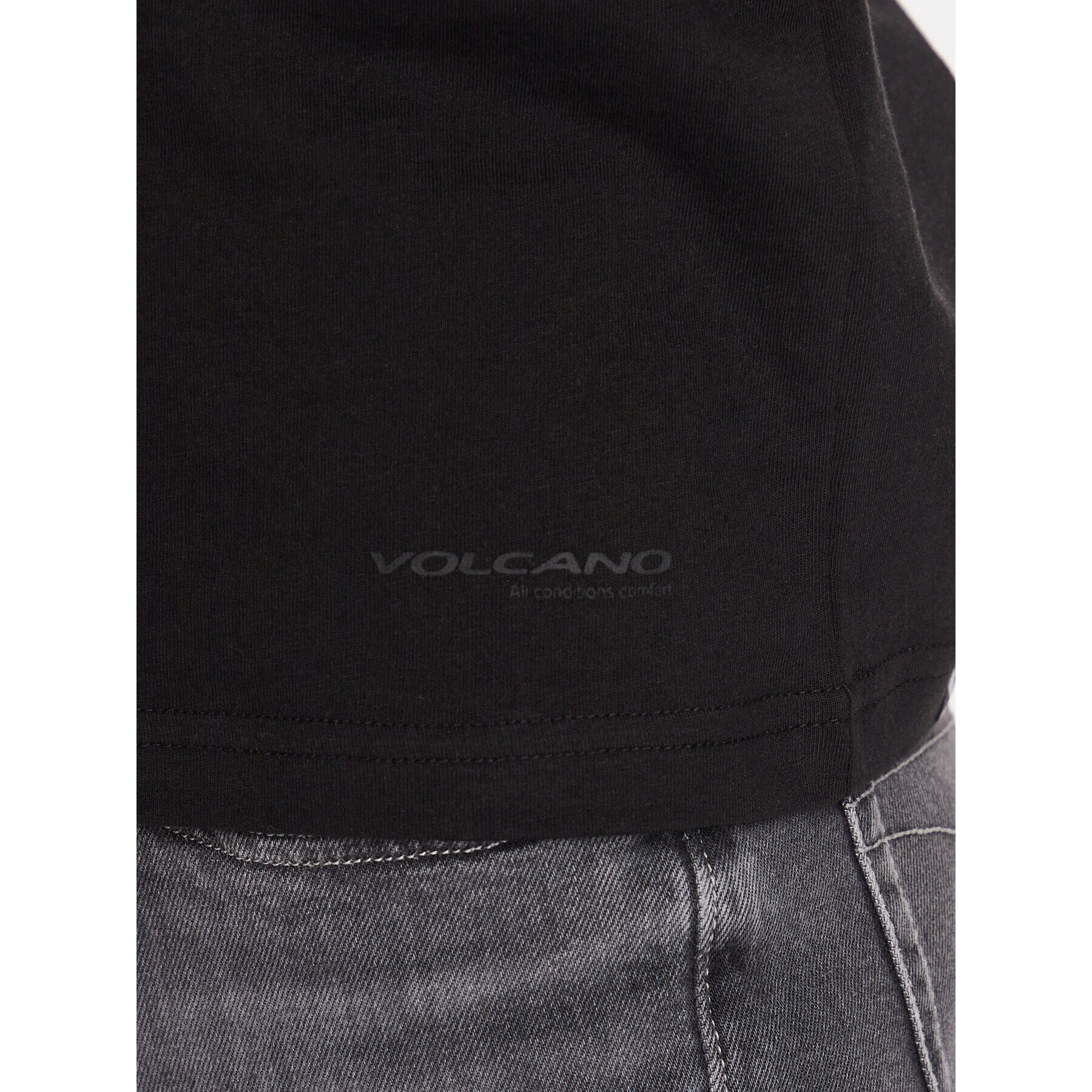 Volcano T-Shirt Slit M02370-S23 Černá Regular Fit - Pepit.cz