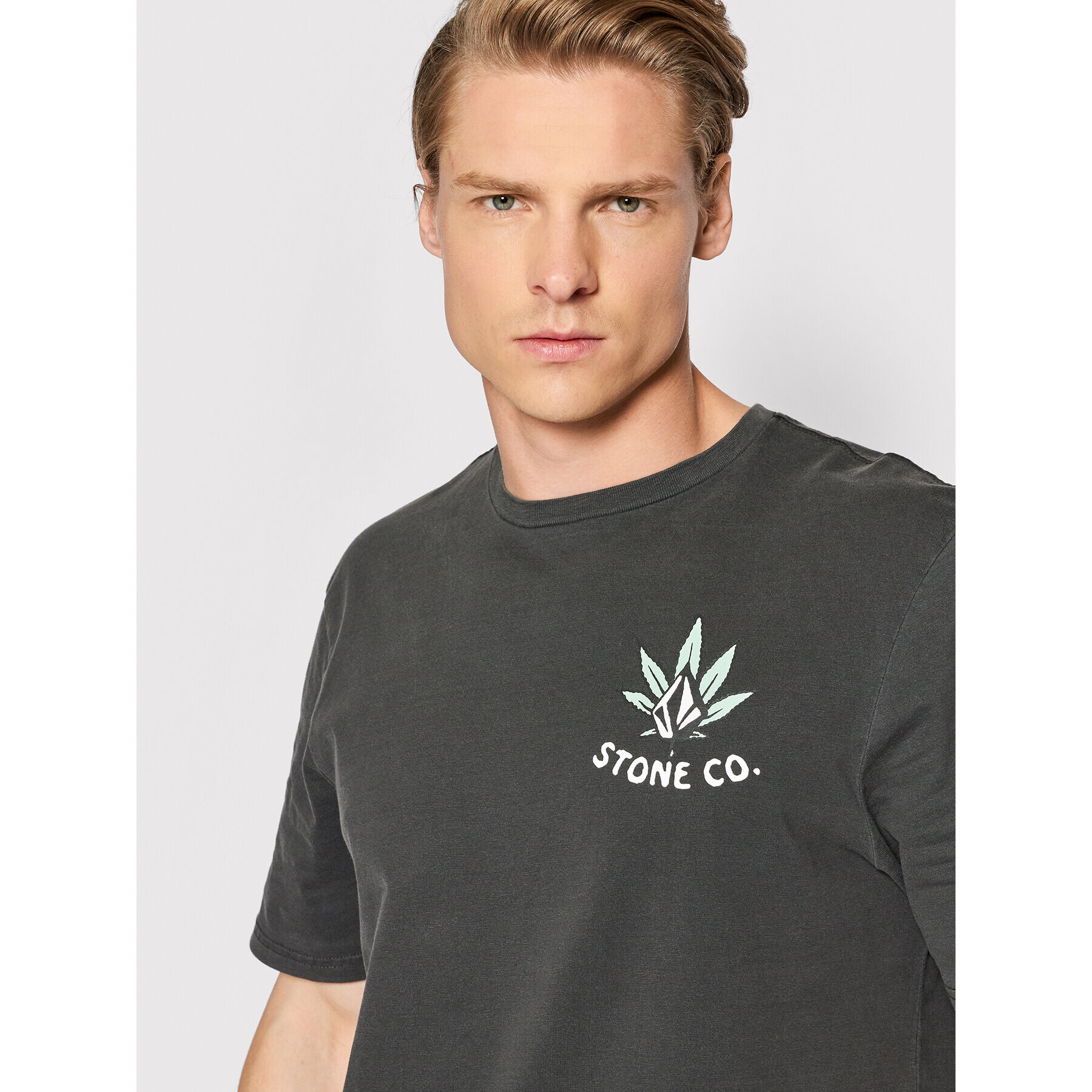 Volcom T-Shirt Wakenbake A5212205 Černá Modern Fit - Pepit.cz