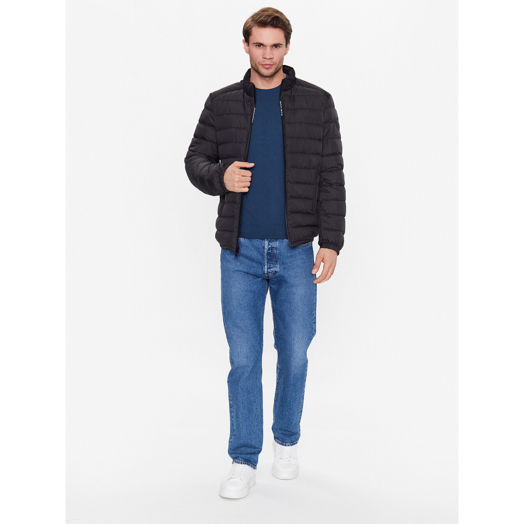 Woolrich Vatovaná bunda Bering CFWOOU0697MRUT2635 Černá Regular Fit - Pepit.cz