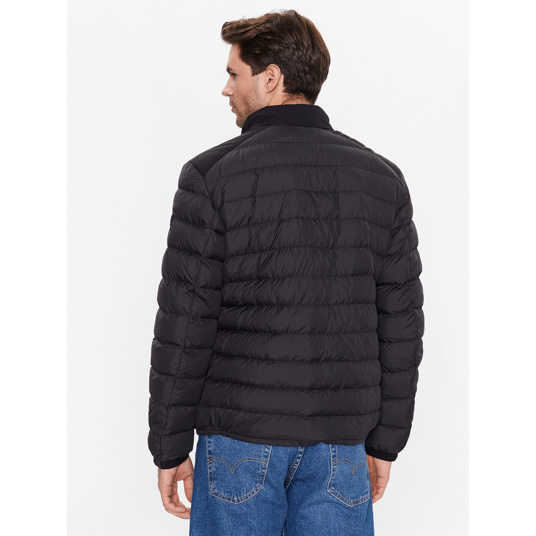 Woolrich Vatovaná bunda Bering CFWOOU0697MRUT2635 Černá Regular Fit - Pepit.cz