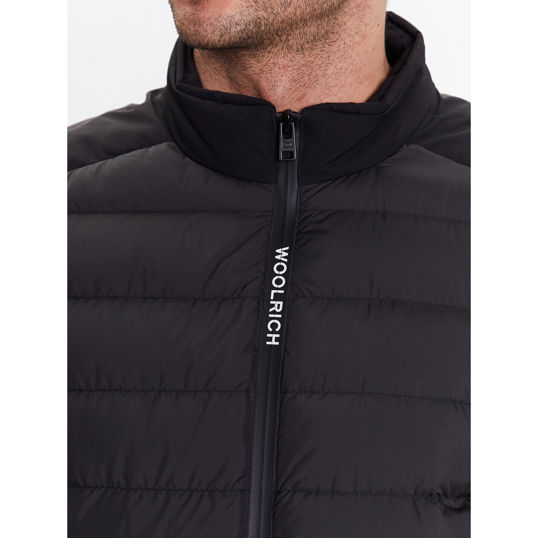 Woolrich Vatovaná bunda Bering CFWOOU0697MRUT2635 Černá Regular Fit - Pepit.cz