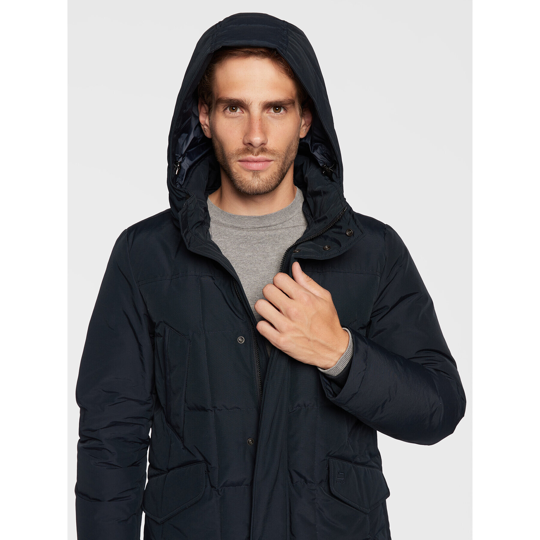 Woolrich Vatovaná bunda Blizzard Field CFWOOU0621MRUT0001 Tmavomodrá Regular Fit - Pepit.cz