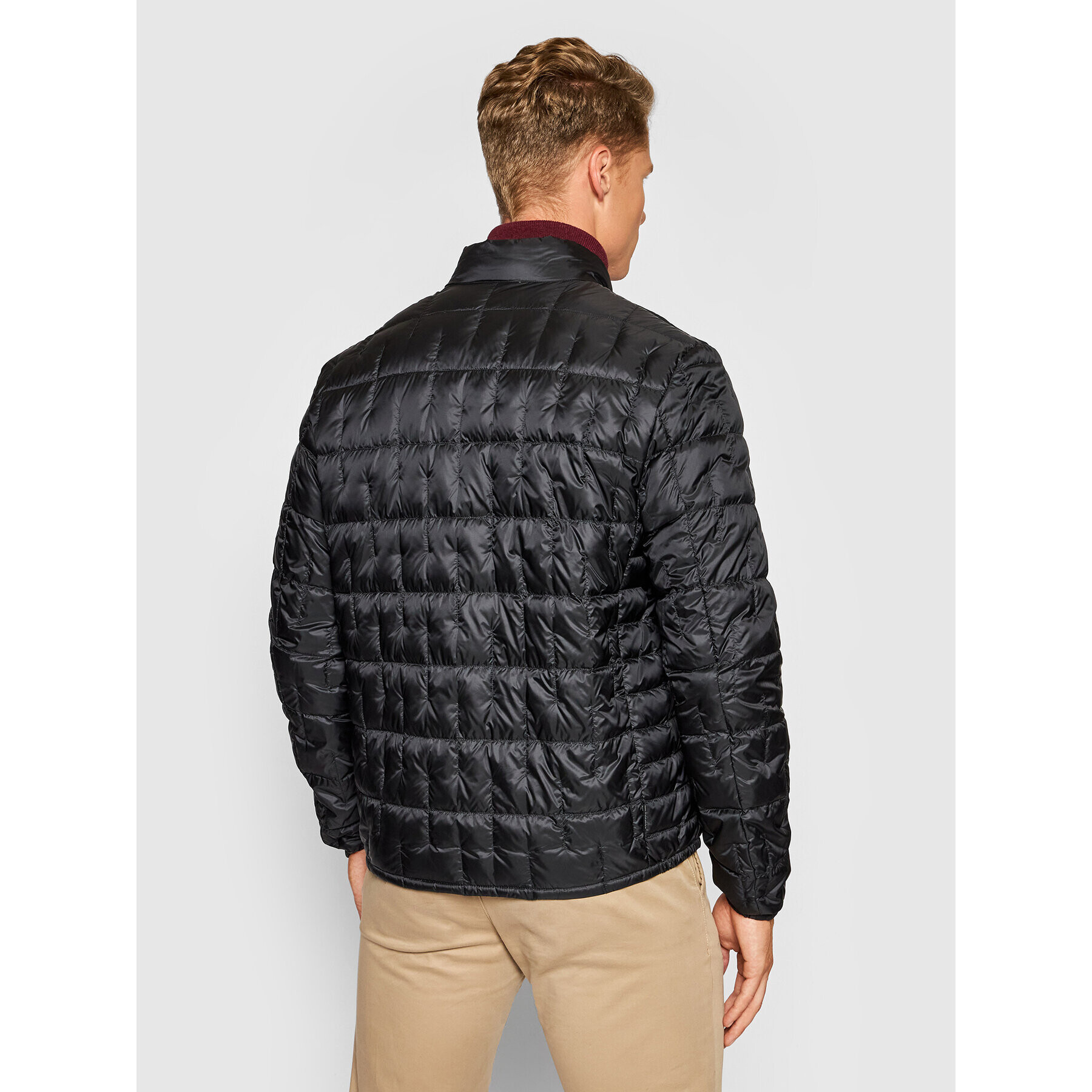 Woolrich Vatovaná bunda Deepsix CFWOOU0426MRUT2686 Černá Regular Fit - Pepit.cz