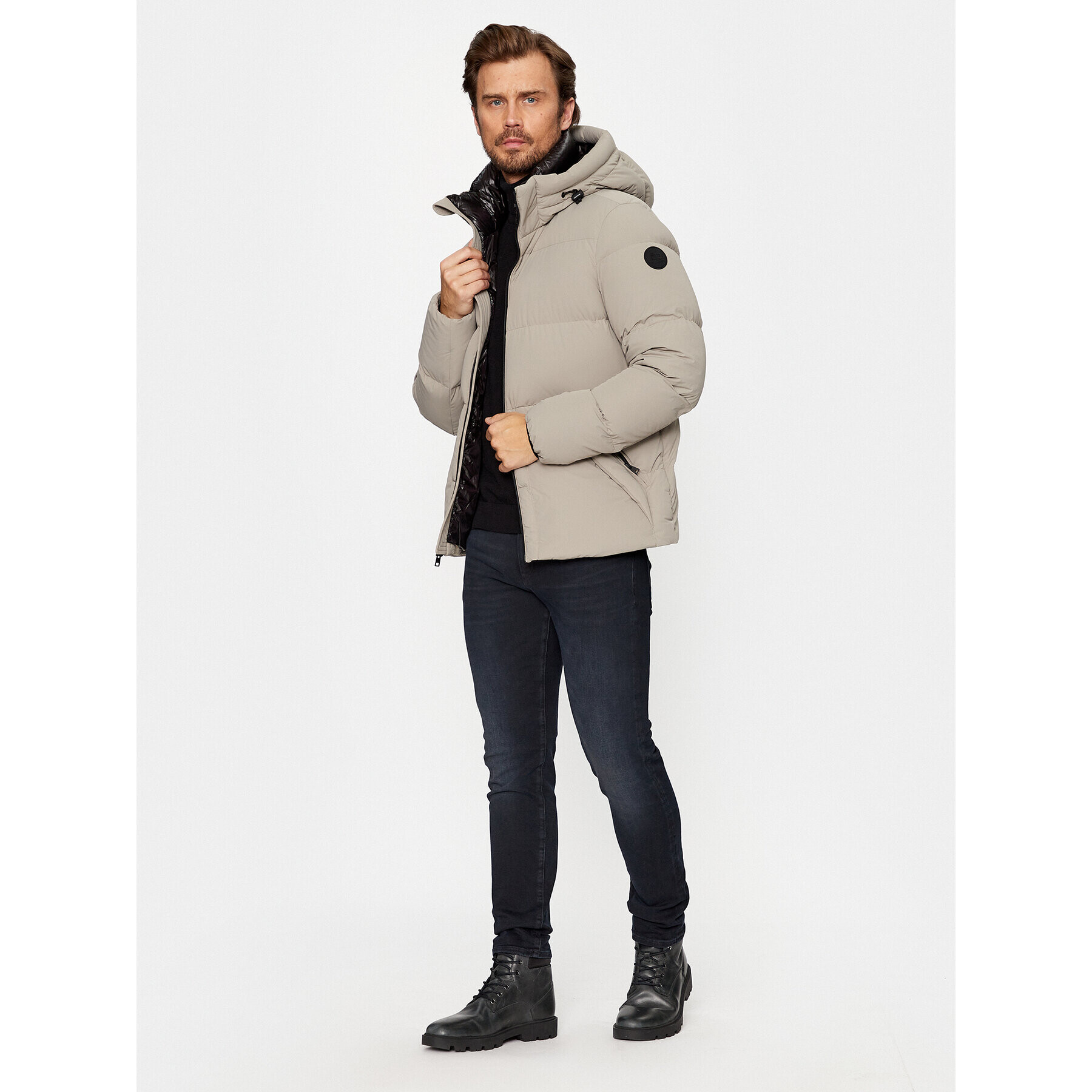 Woolrich Vatovaná bunda Sierra CFWOOU0847MRUT3107 Béžová Regular Fit - Pepit.cz