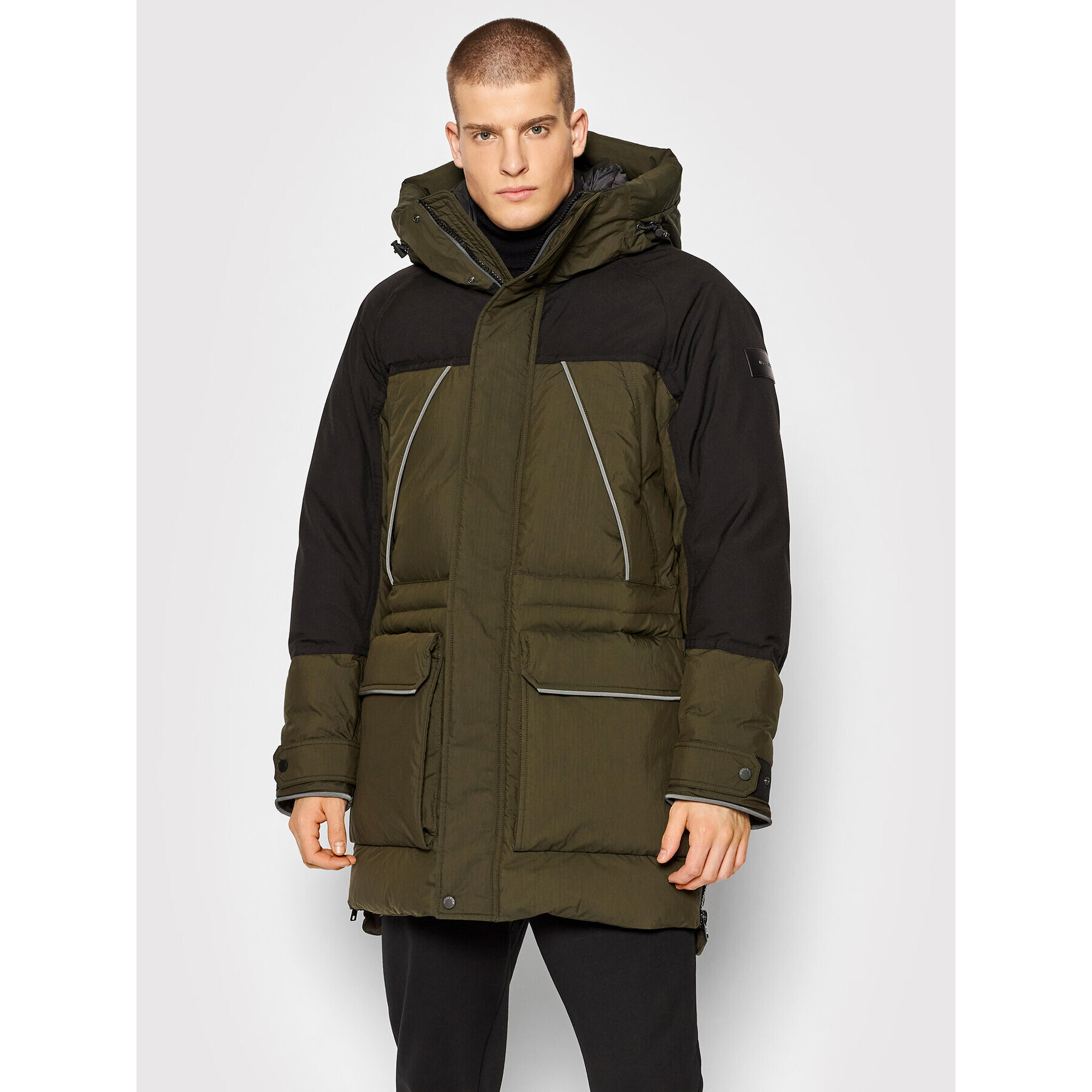 Woolrich Vatovaná bunda Teton CFWOOU0524MRUT1723 Zelená Regular Fit - Pepit.cz