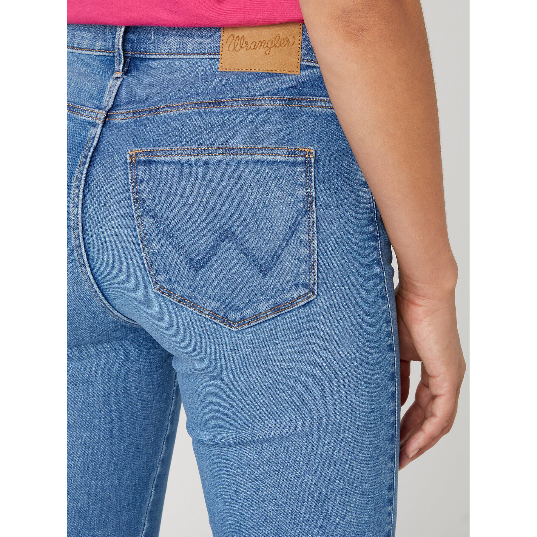 Wrangler Jeansy Slim 610 W26LCY37M 112332355 Modrá Slim Fit - Pepit.cz